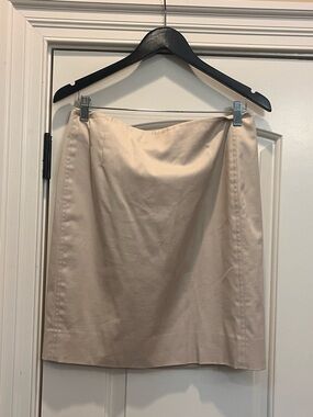 Akris Punto Classic Cream/Beige A-Line Women's Skirt
